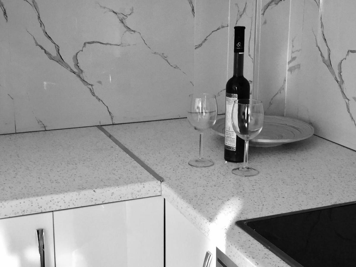Sea And Sun Apartments Sarandë Esterno foto
