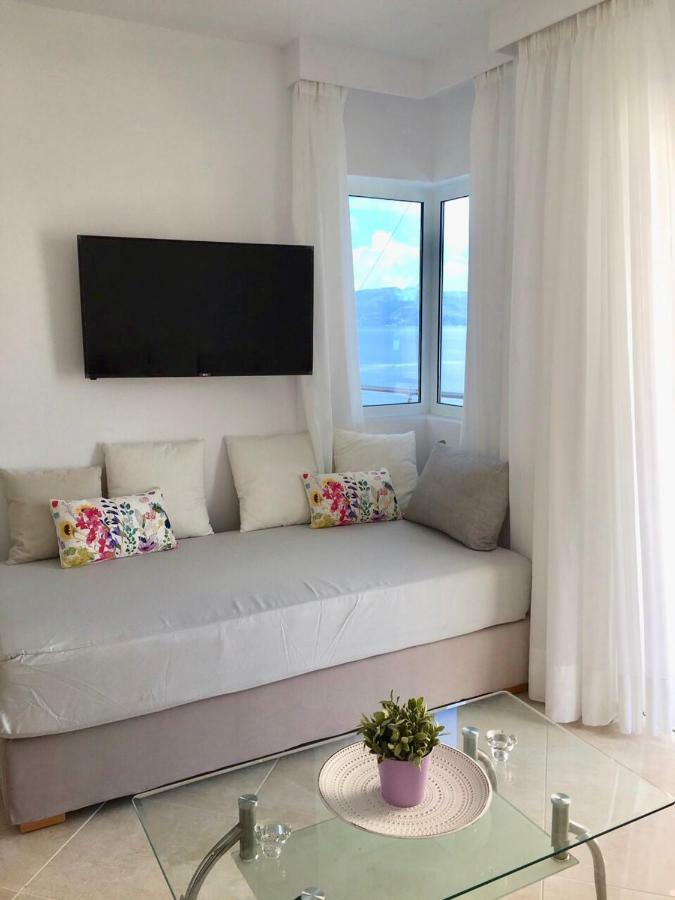 Sea And Sun Apartments Sarandë Esterno foto